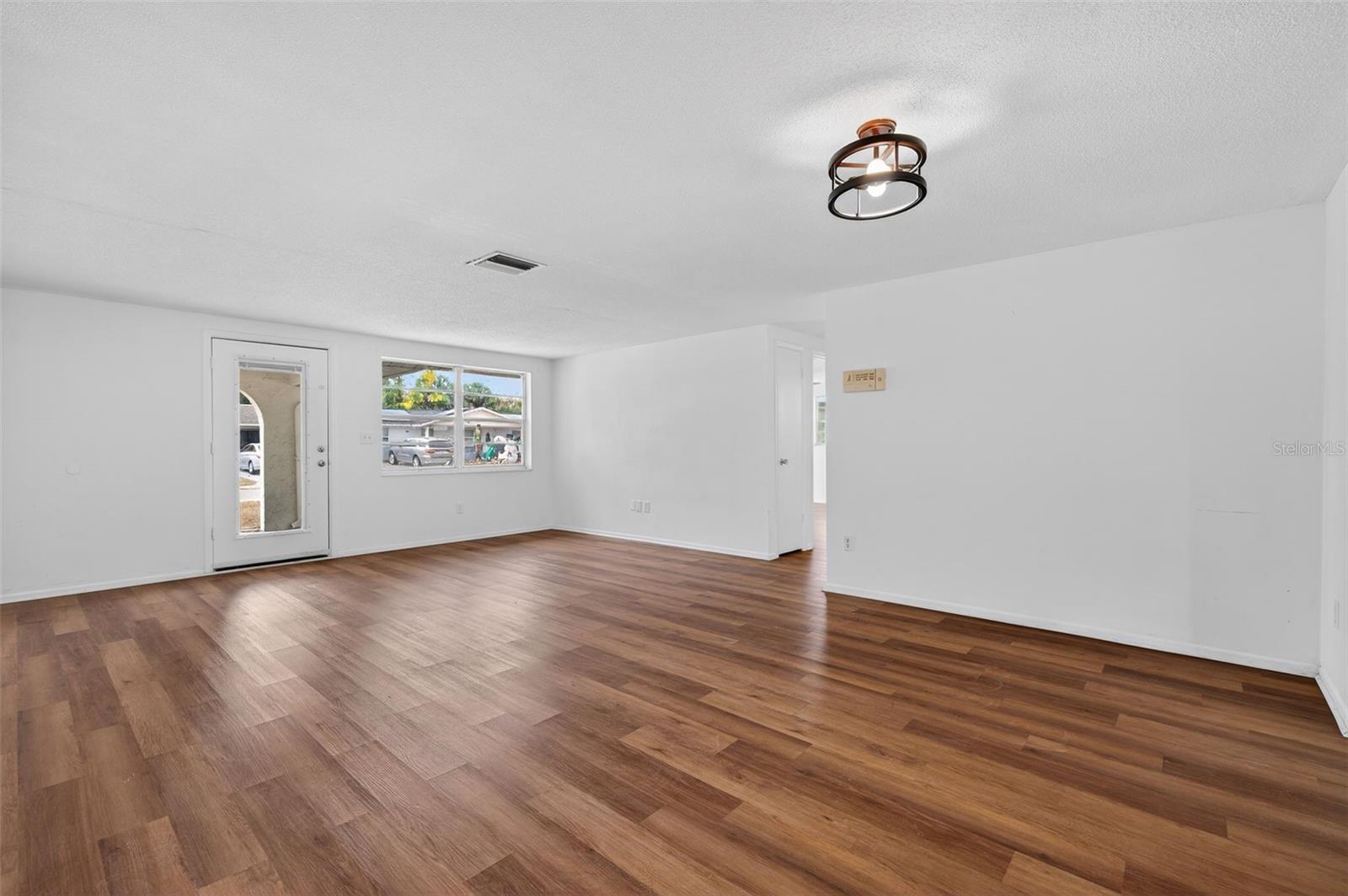 Image 17 of 60 For 8626 Robilina Road