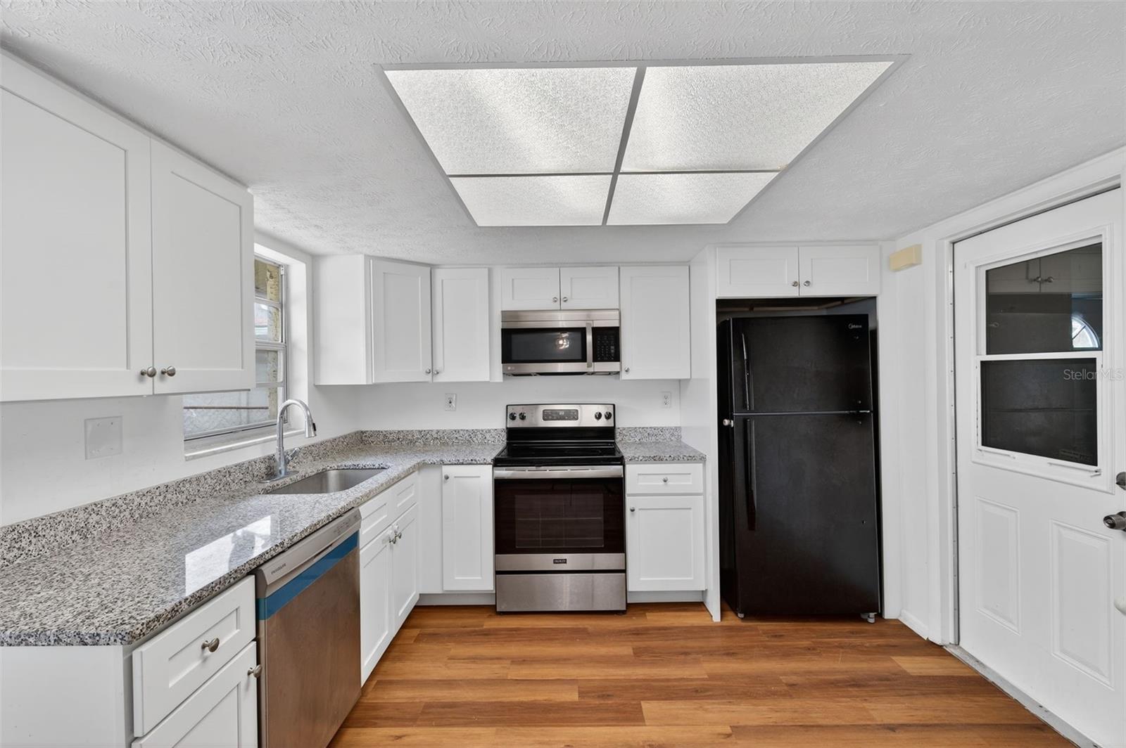 Image 24 of 60 For 8626 Robilina Road