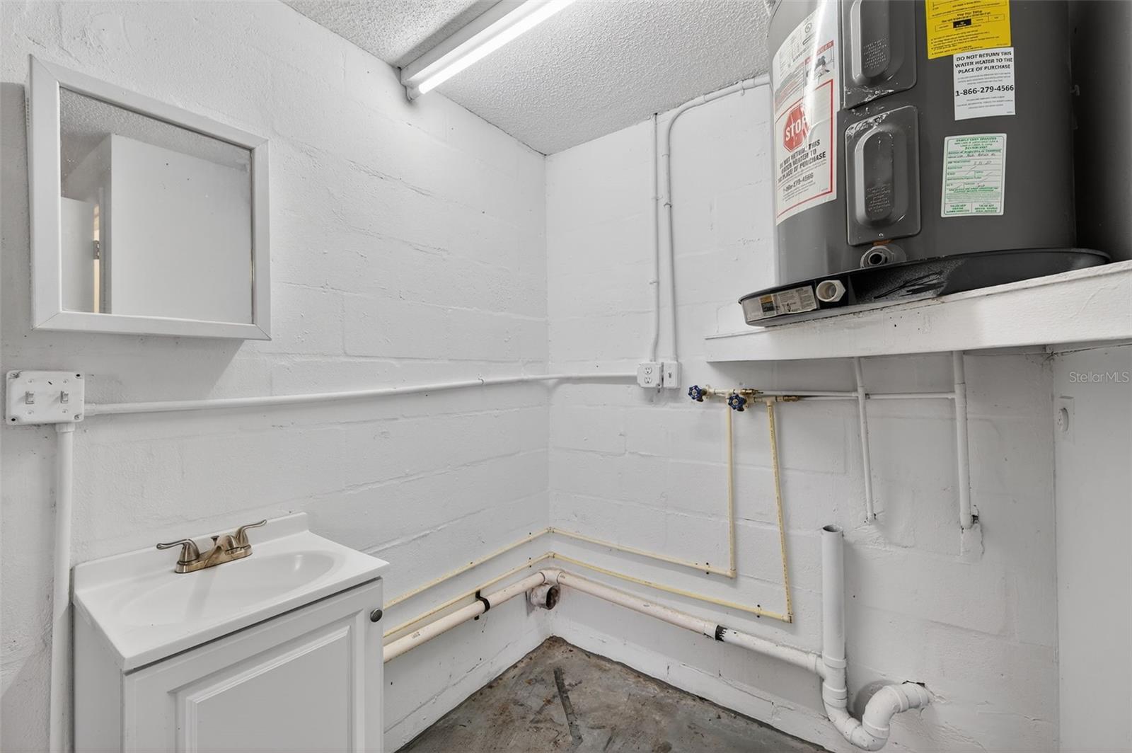 Image 31 of 60 For 8626 Robilina Road