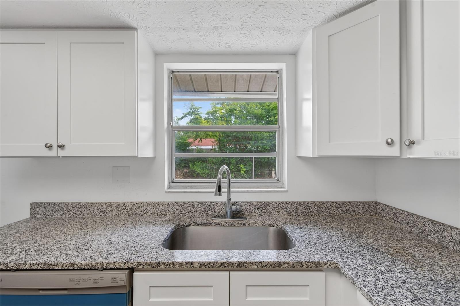 Image 34 of 60 For 8626 Robilina Road