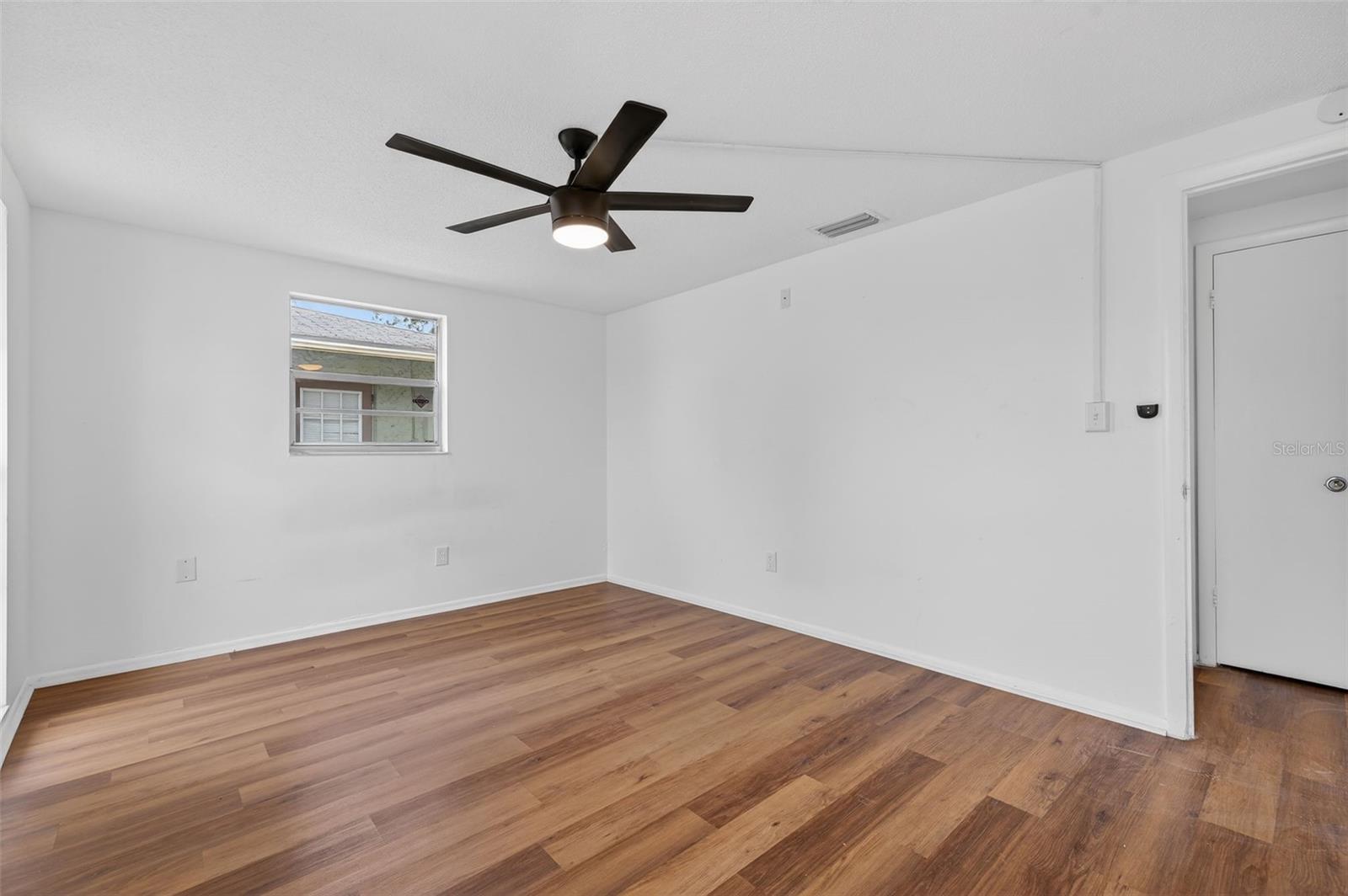 Image 42 of 60 For 8626 Robilina Road