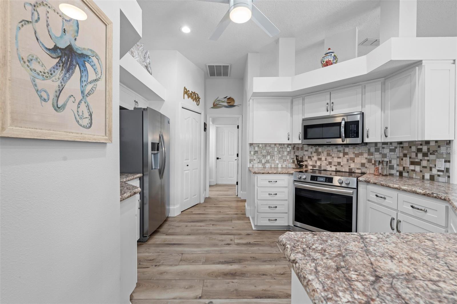 Listing photo id 32 for Address Not Provided