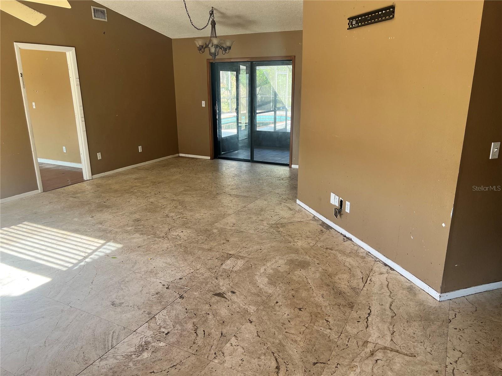 Image 4 of 11 For 13095 Lawrence Street