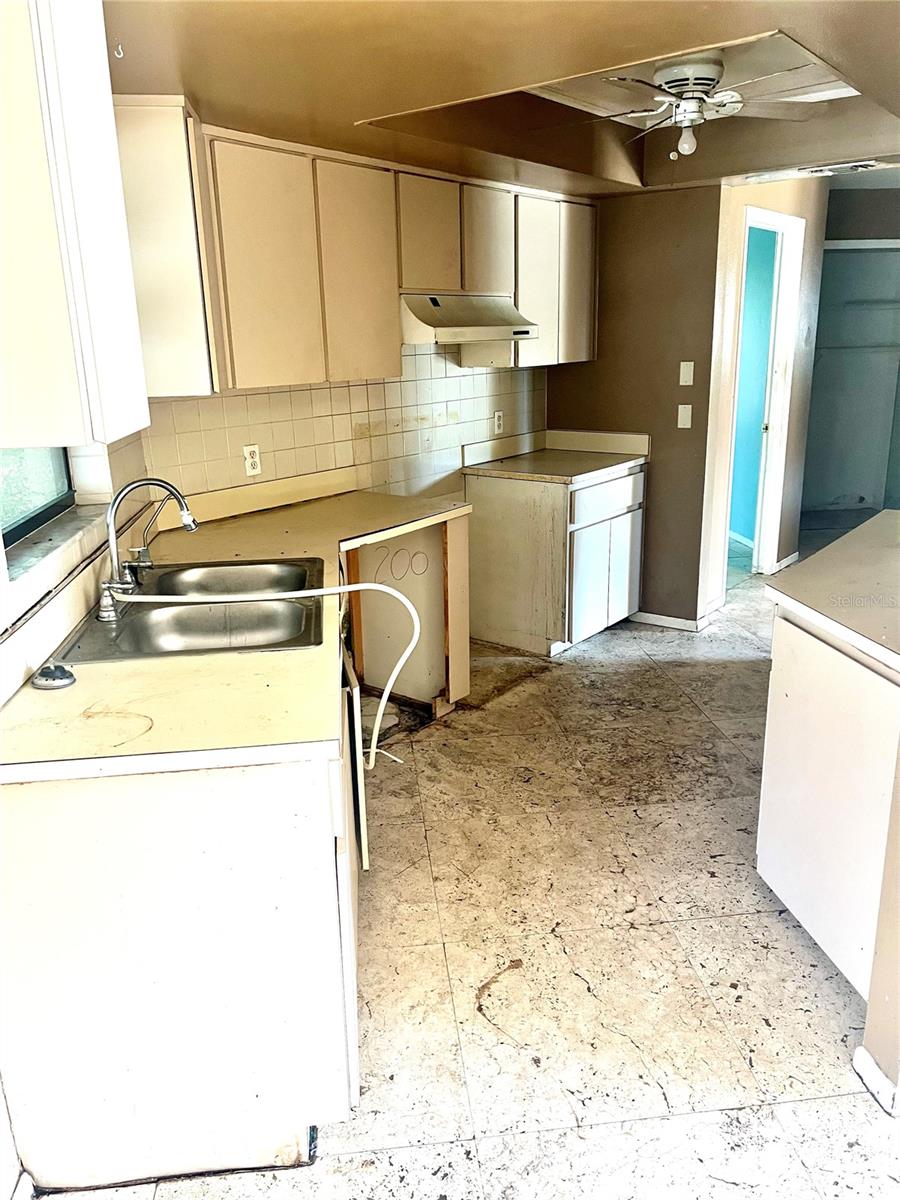 Image 6 of 11 For 13095 Lawrence Street