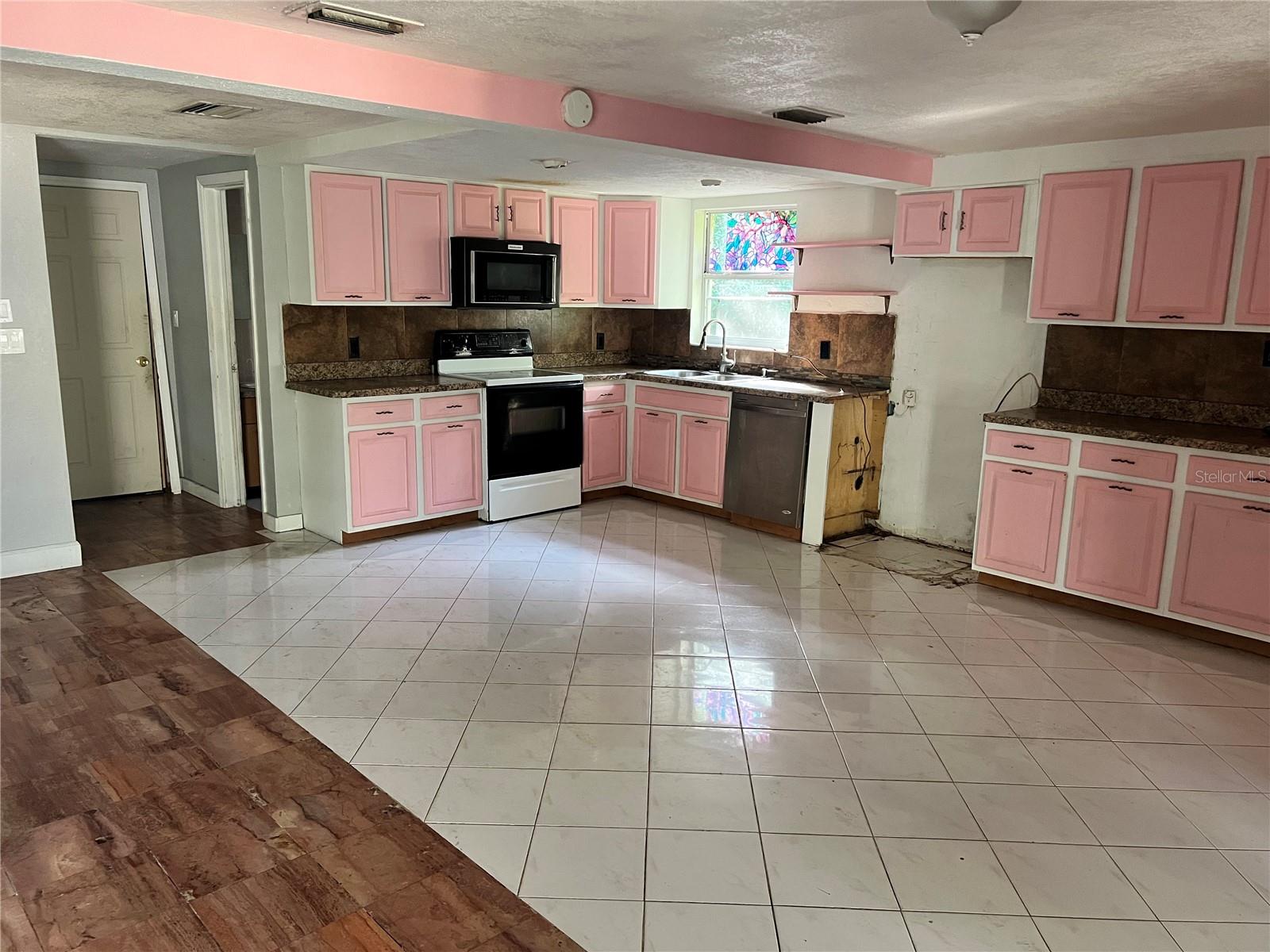 Image 7 of 12 For 6063 Airmont Drive