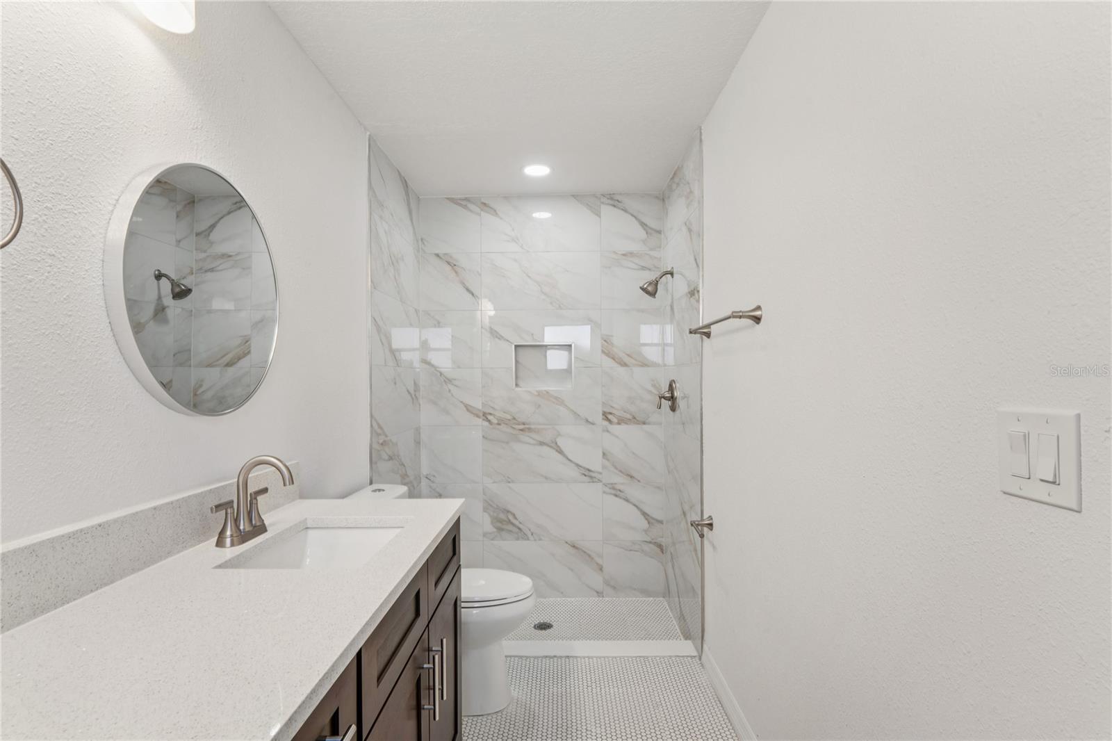 Image 17 of 39 For 10237 Carrin Road