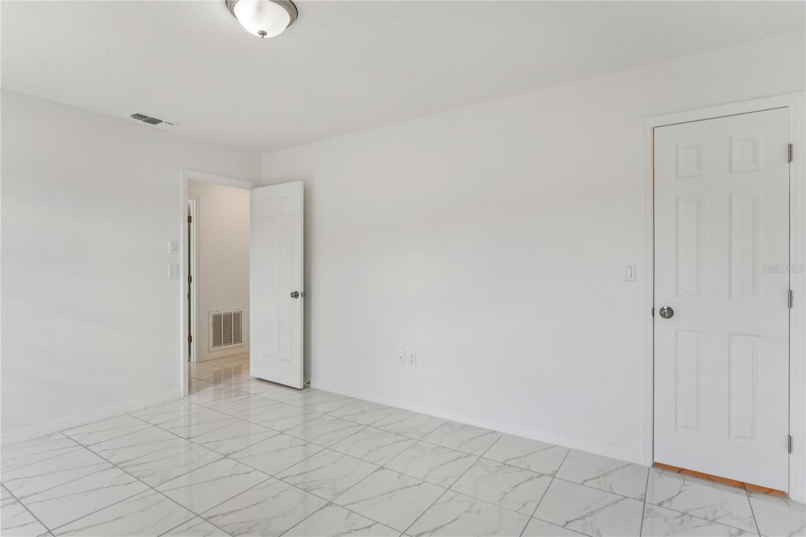 Image 22 of 39 For 10237 Carrin Road