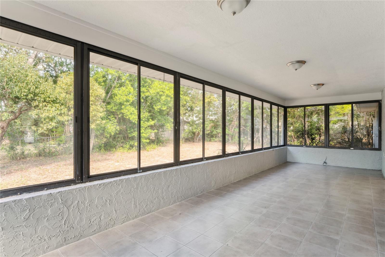 Image 24 of 39 For 10237 Carrin Road