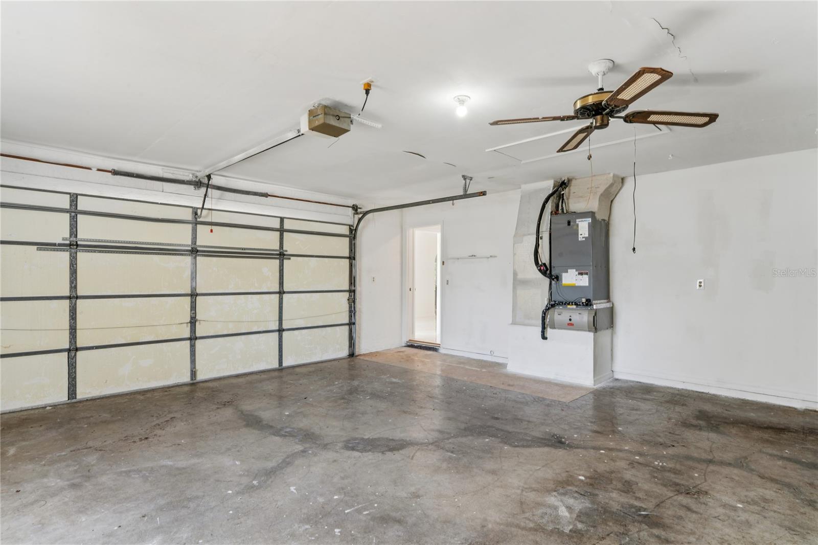 Image 32 of 39 For 10237 Carrin Road