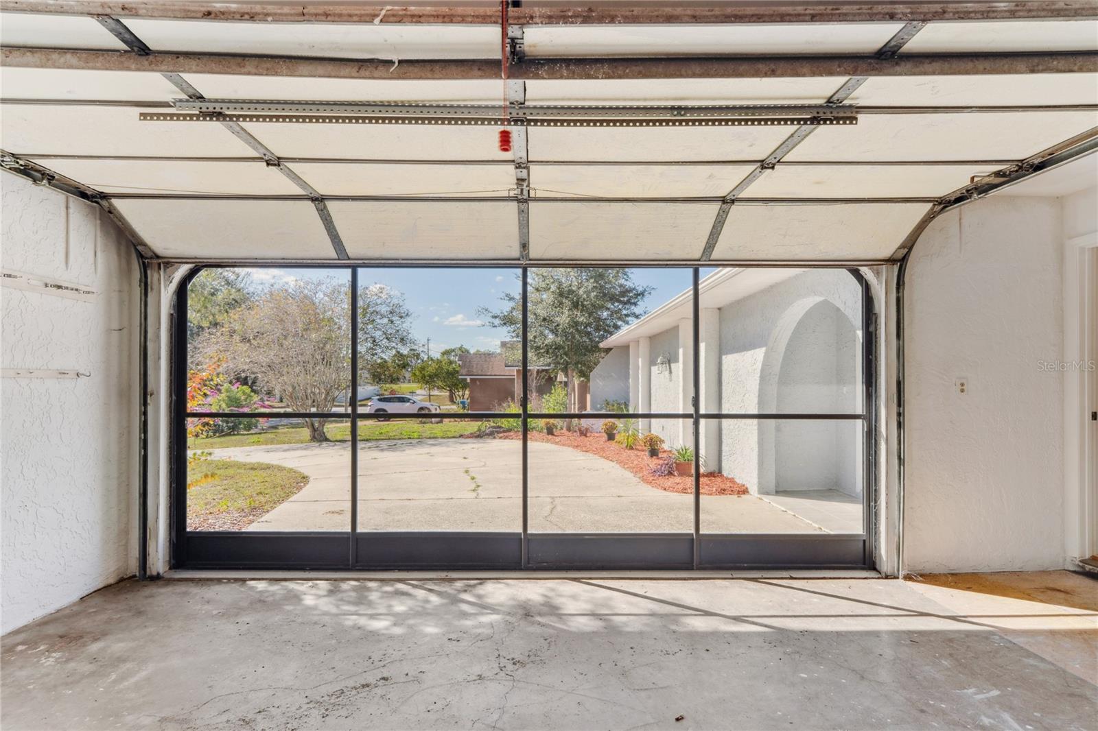 Image 33 of 39 For 10237 Carrin Road