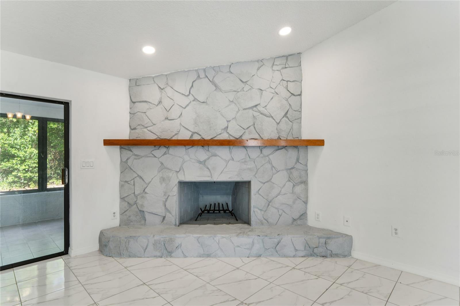 Image 6 of 39 For 10237 Carrin Road