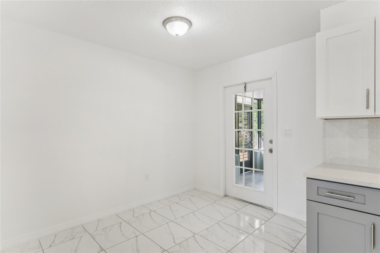 Image 9 of 39 For 10237 Carrin Road