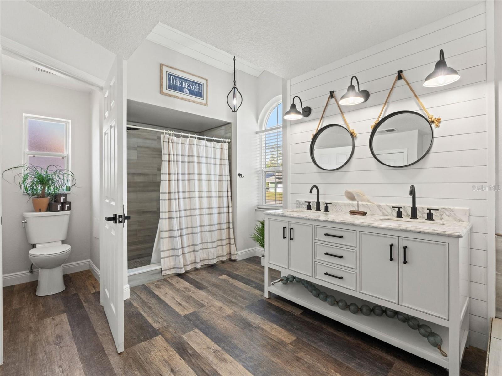 Listing photo id 29 for 8222 Rhanbuoy Road