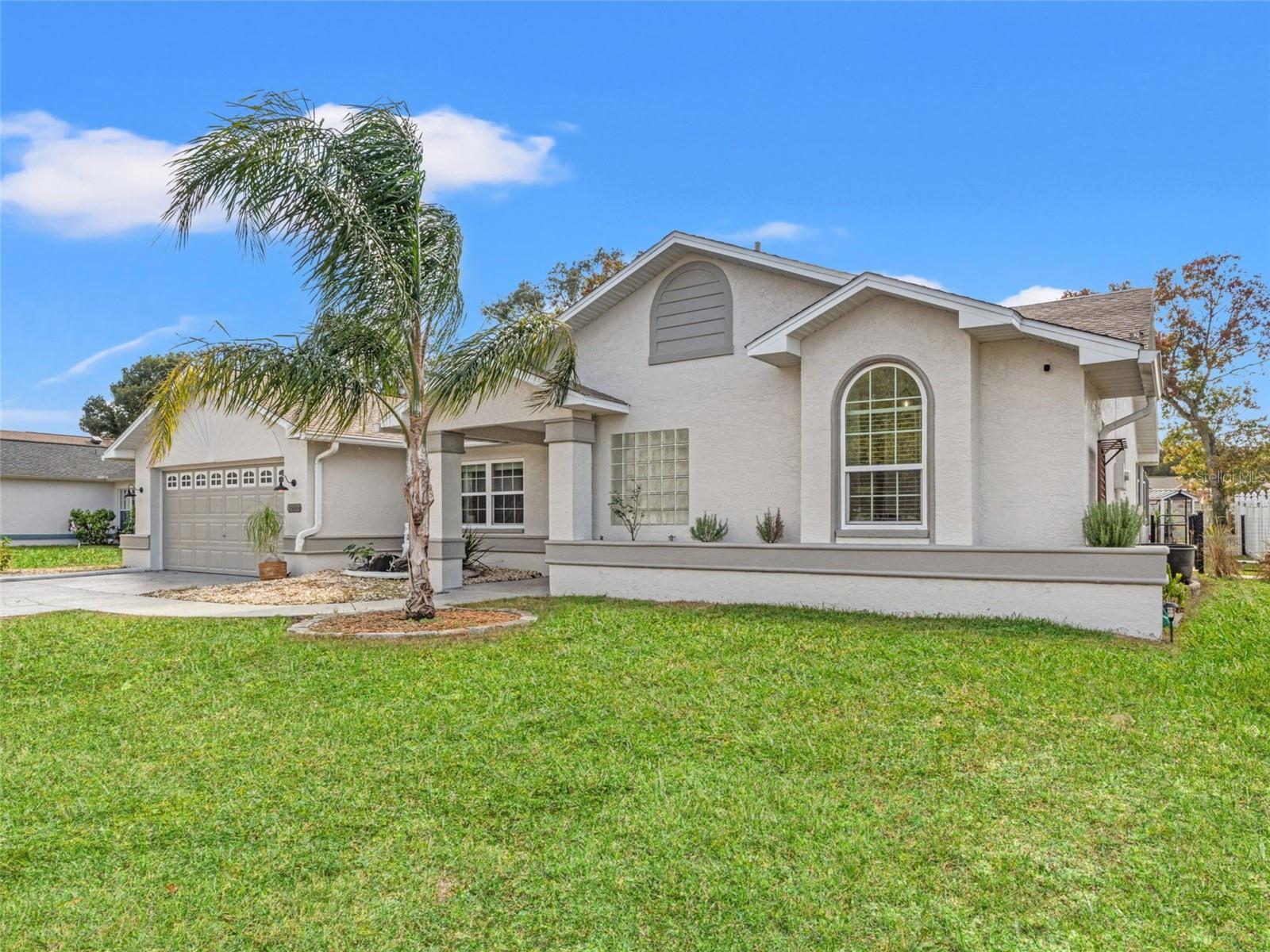 Listing photo id 37 for 8222 Rhanbuoy Road