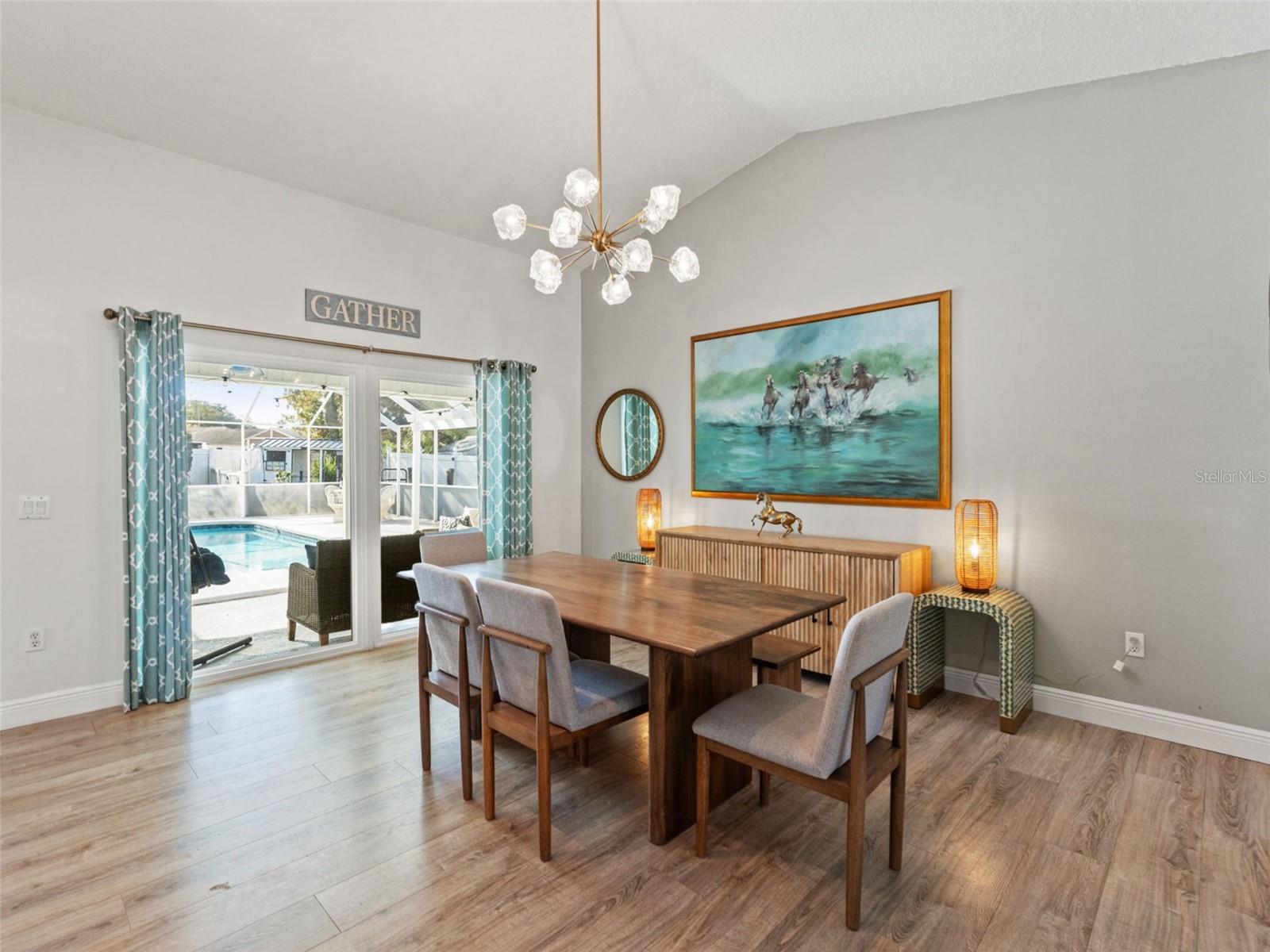 Listing photo id 2 for 8222 Rhanbuoy Road