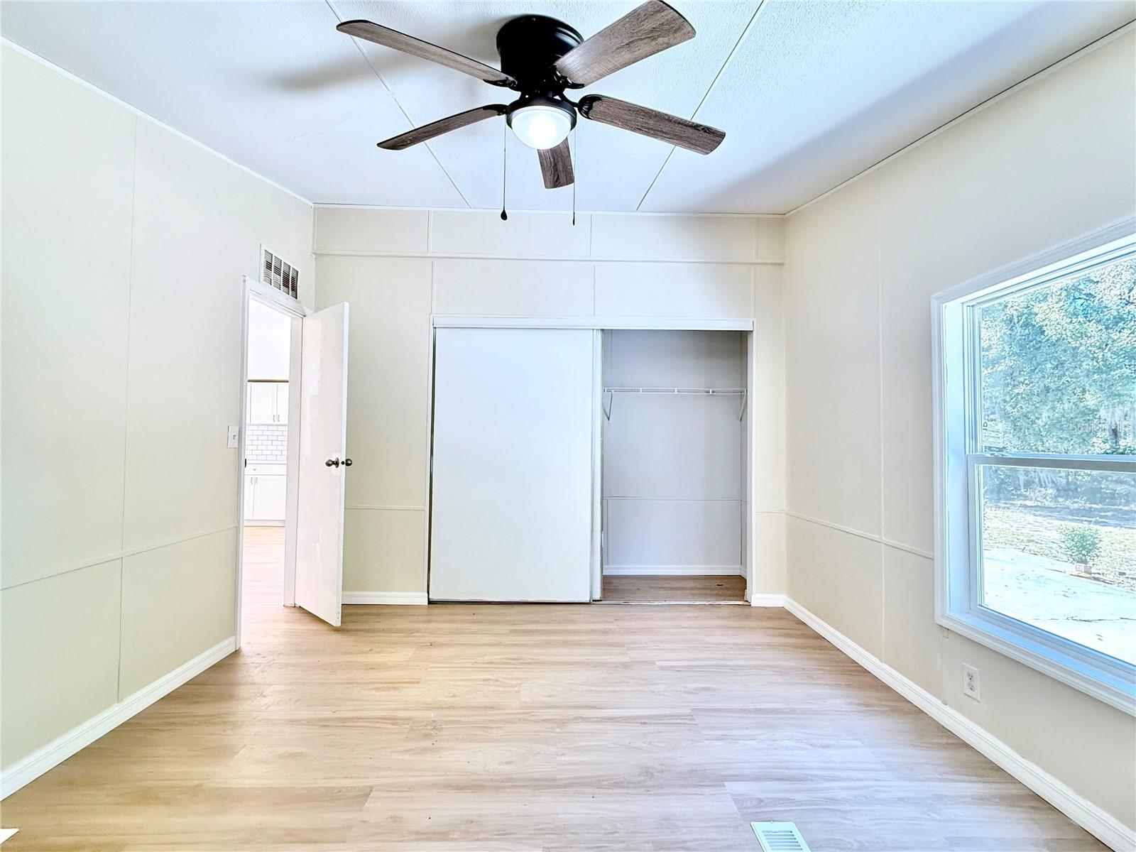 Image 10 of 25 For 4335 150th Street