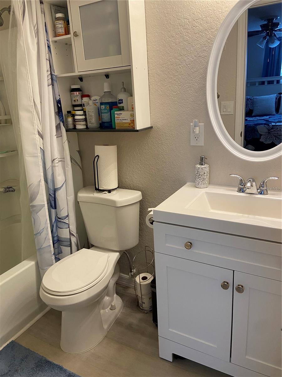 Image 18 of 28 For 5343 Bluepoint Drive