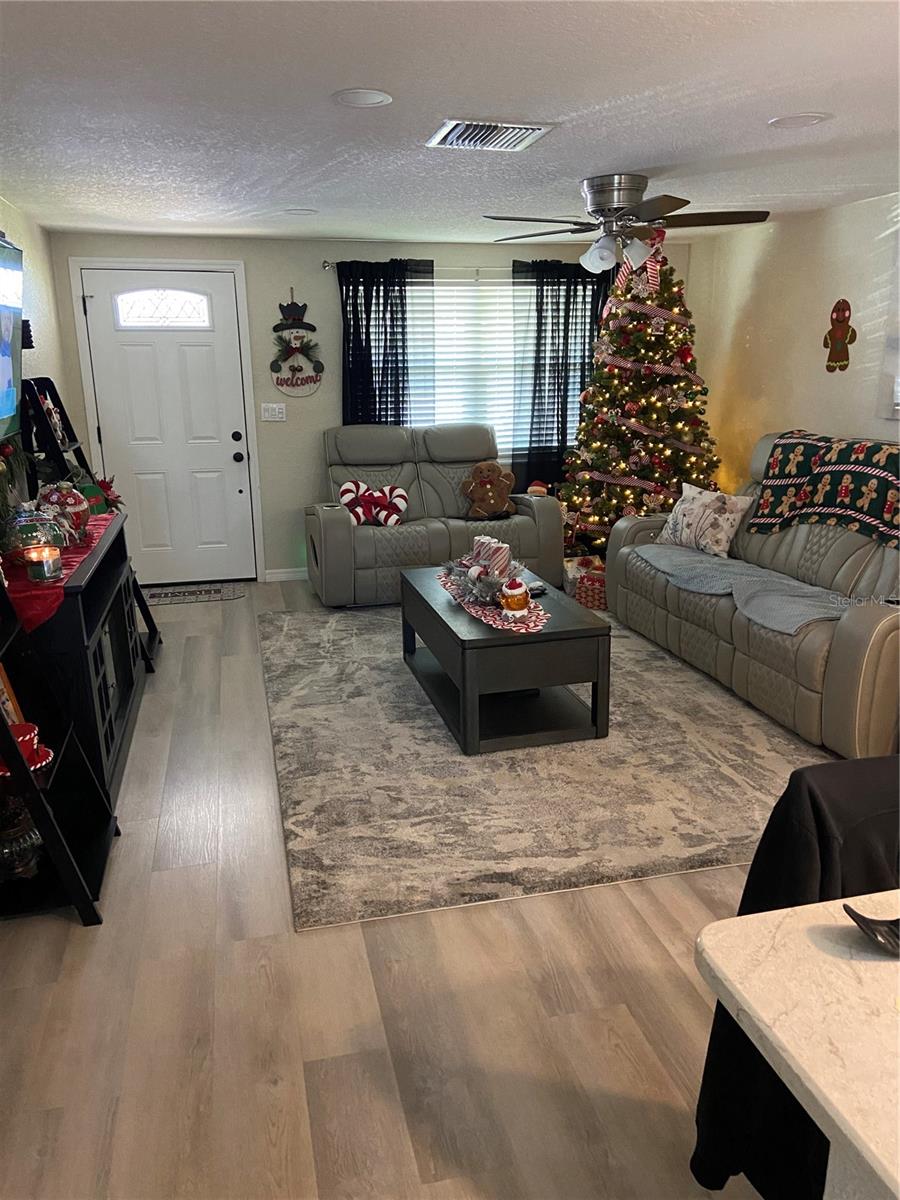 Image 23 of 28 For 5343 Bluepoint Drive