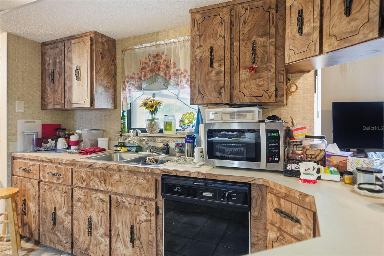 Image 17 of 50 For 1248 Tyler Avenue