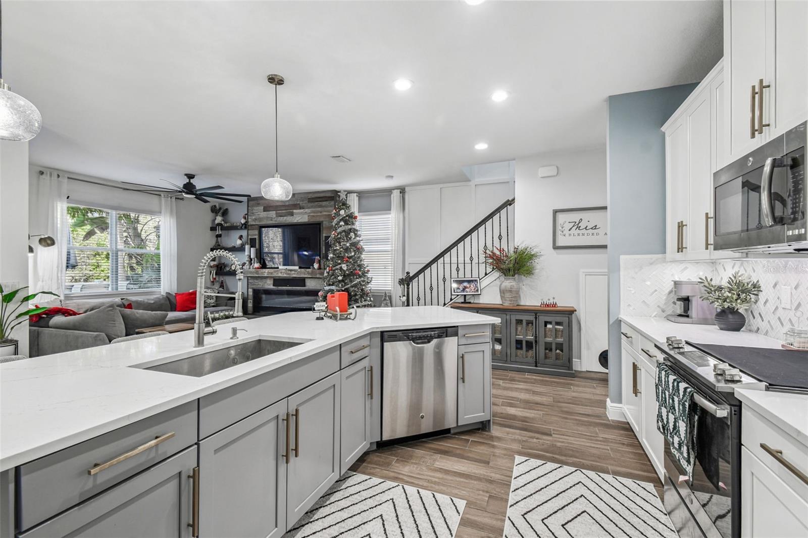 Image 16 of 37 For 8703 Corinthian Way