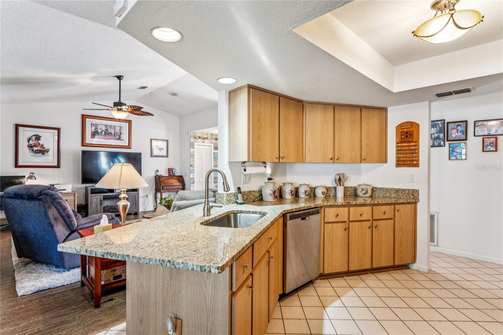 Image 10 of 64 For 4527 Goldcoast Avenue