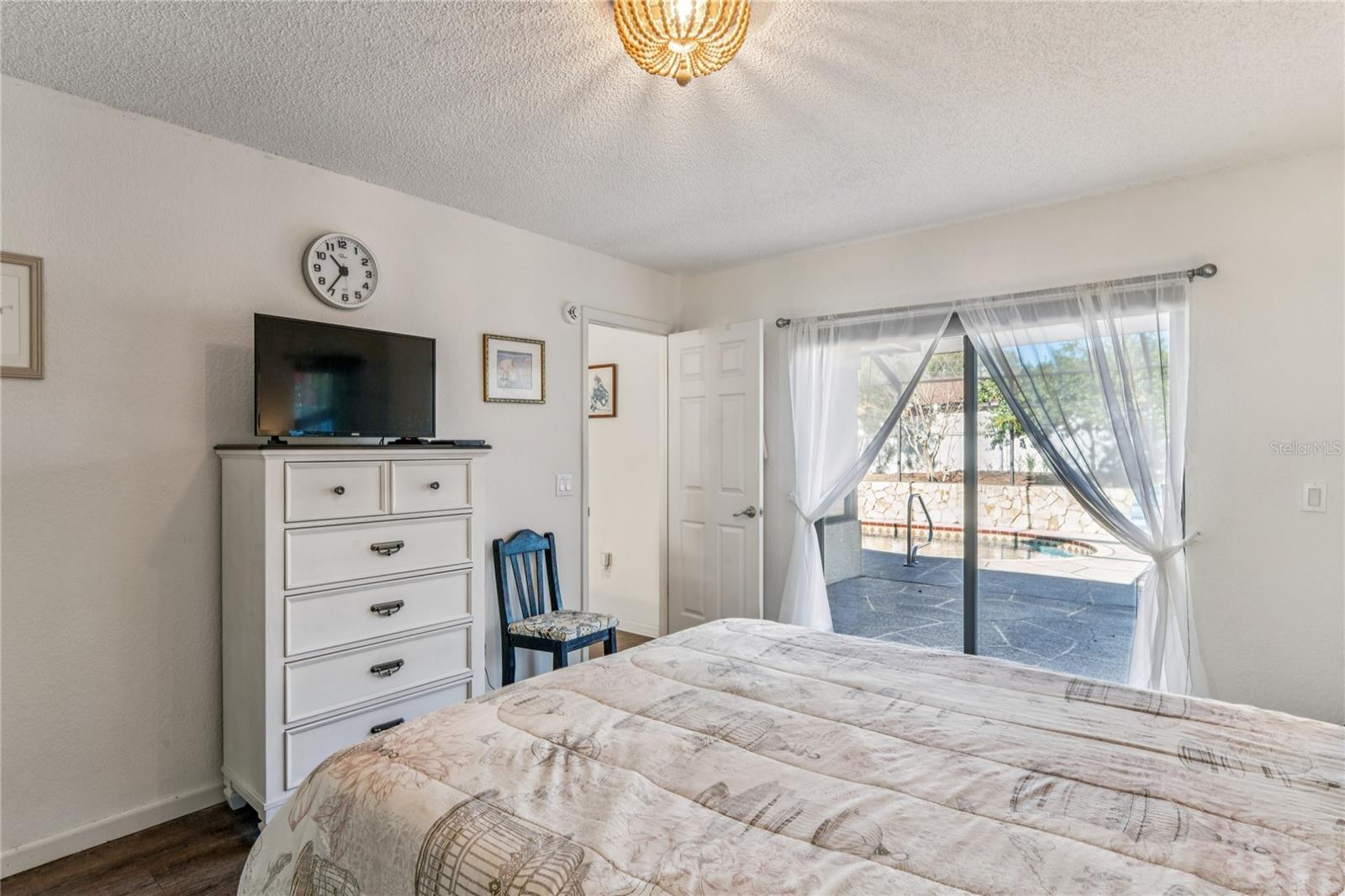 Image 20 of 64 For 4527 Goldcoast Avenue