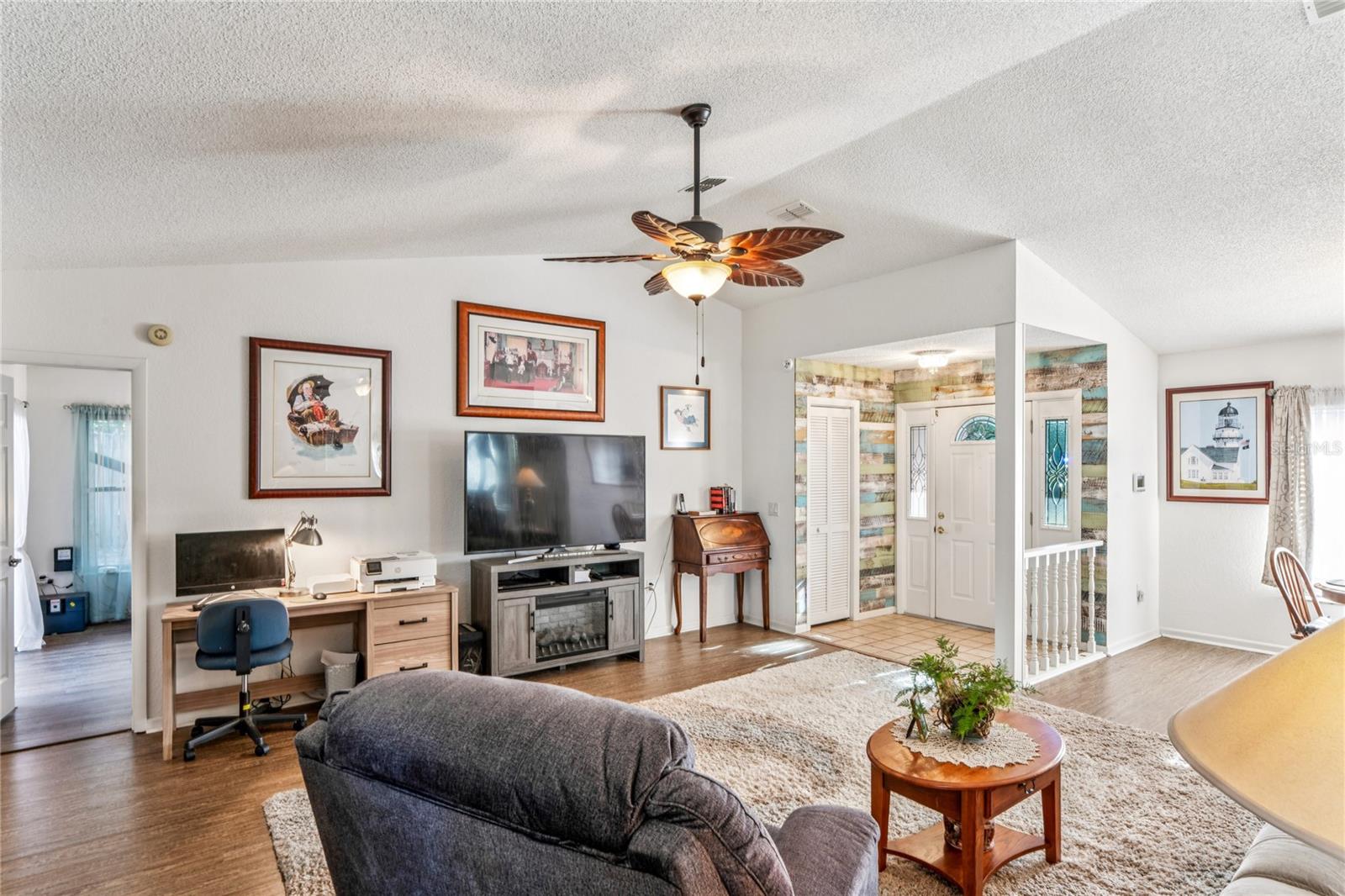 Image 6 of 64 For 4527 Goldcoast Avenue