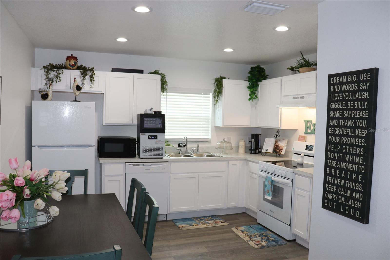 Image 25 of 35 For 9816 Allison Drive