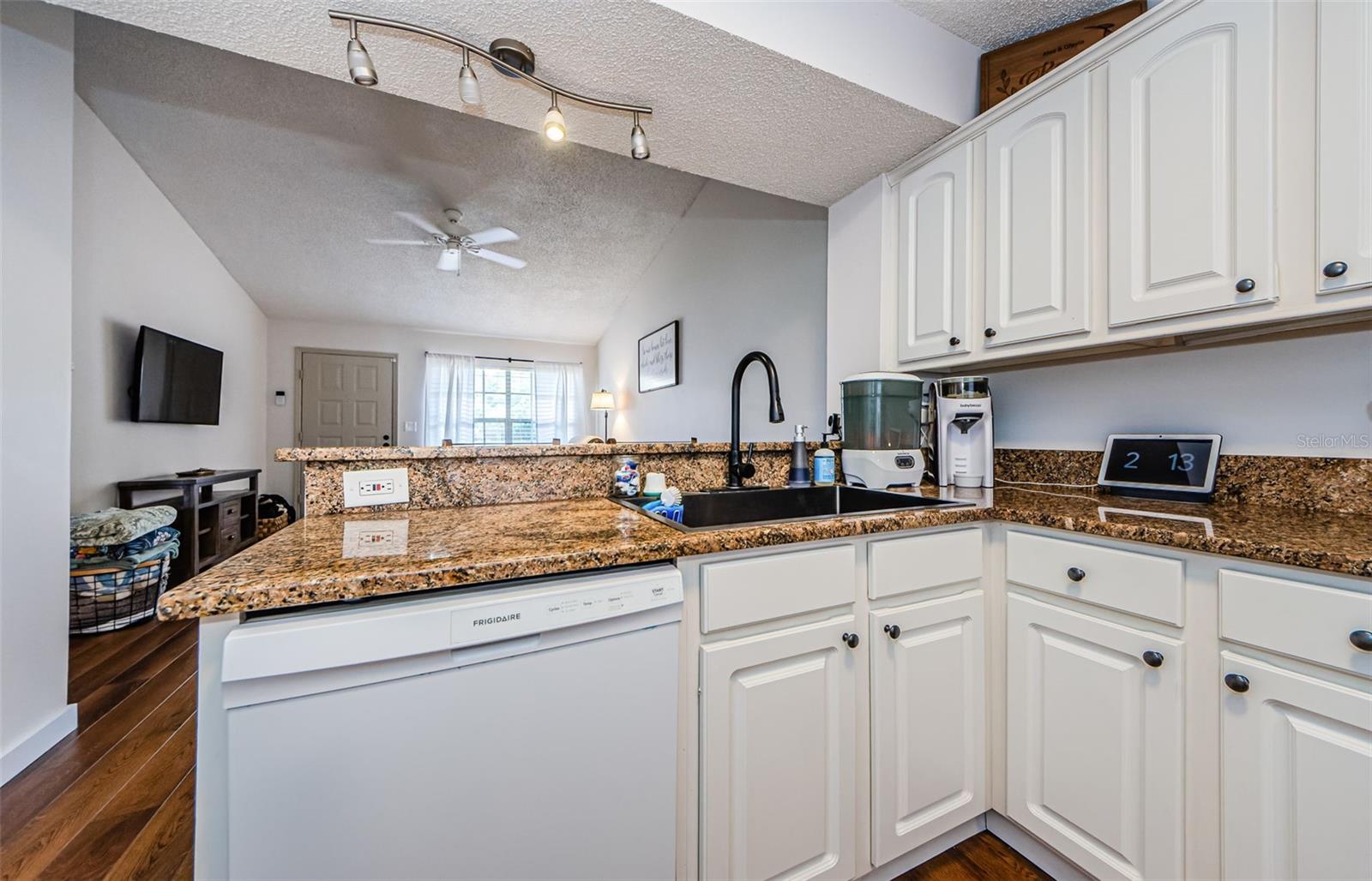 Image 13 of 60 For 7807 Hardwick Drive 123