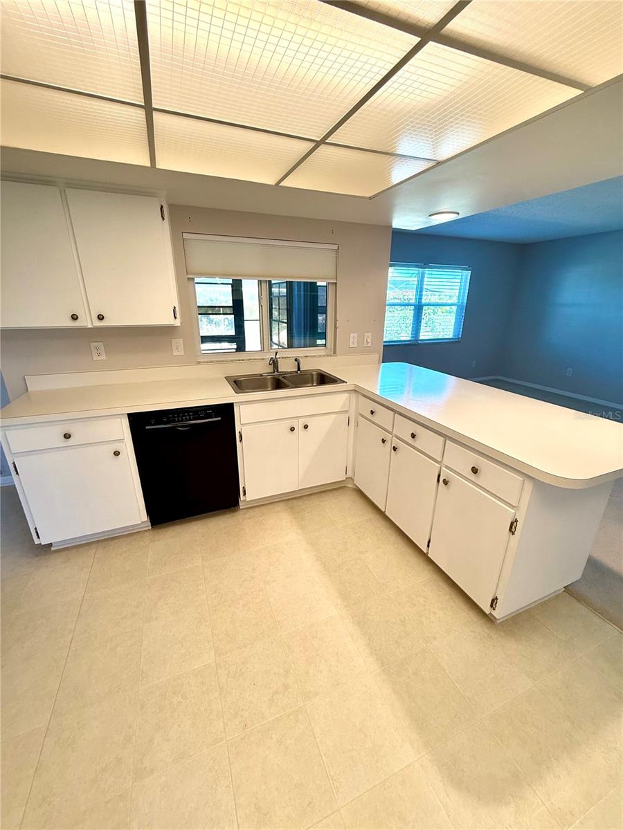 Image 10 of 27 For 657 Fort Duquesna Drive