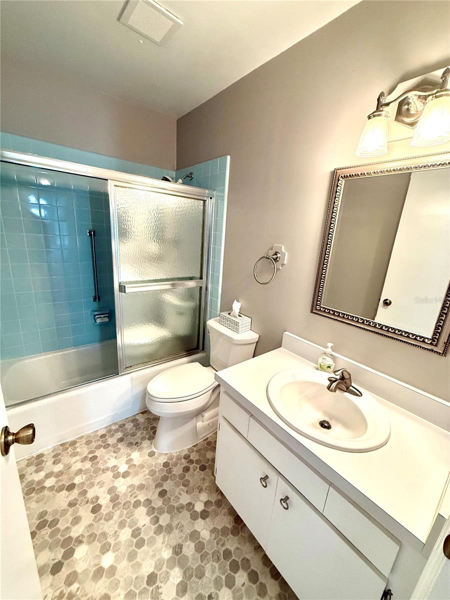 Image 21 of 27 For 657 Fort Duquesna Drive