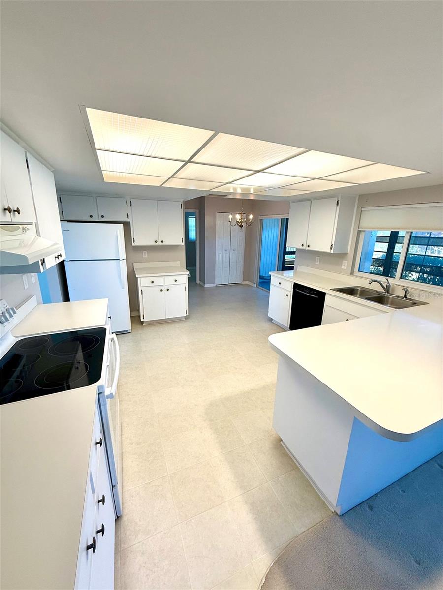 Image 7 of 27 For 657 Fort Duquesna Drive