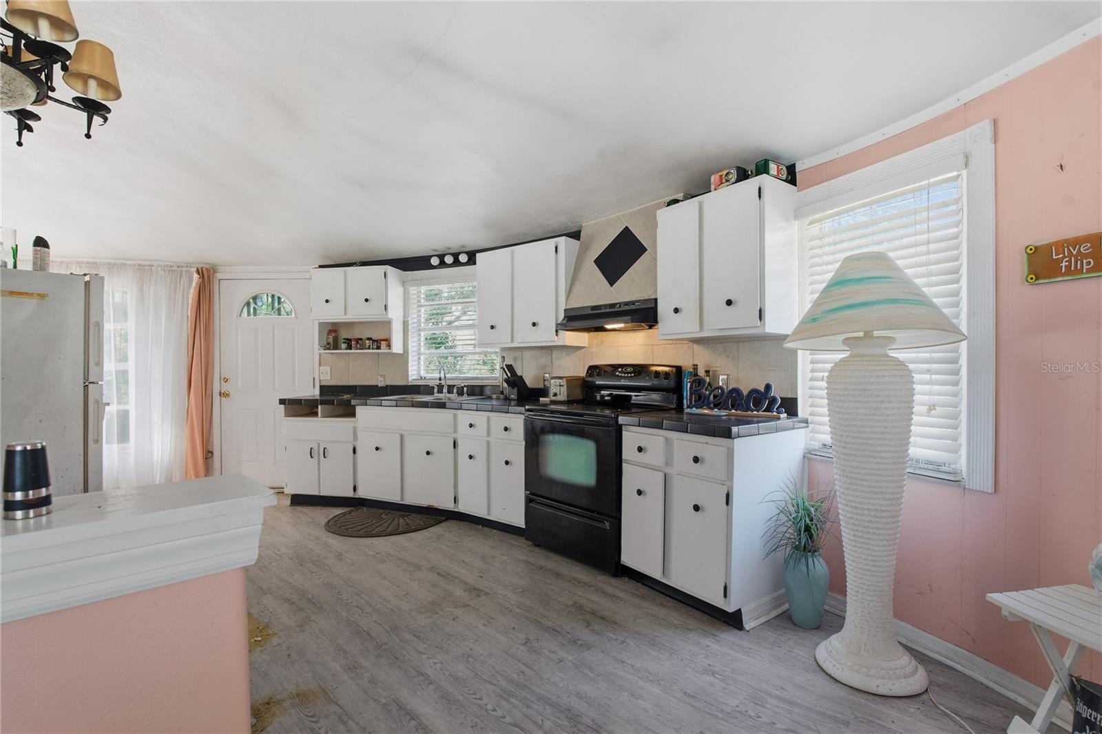 Listing photo id 10 for 11130 Chicago Avenue