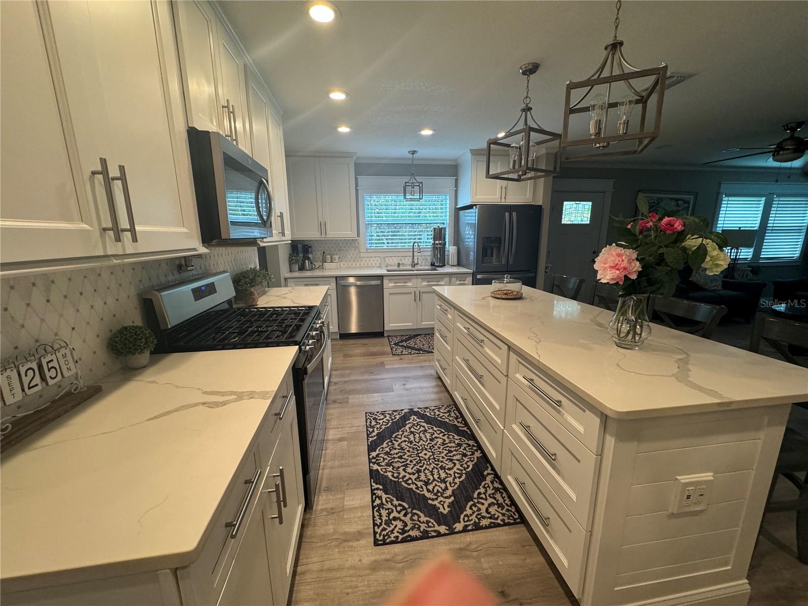 Image 4 of 12 For 7504 Grand Boulevard