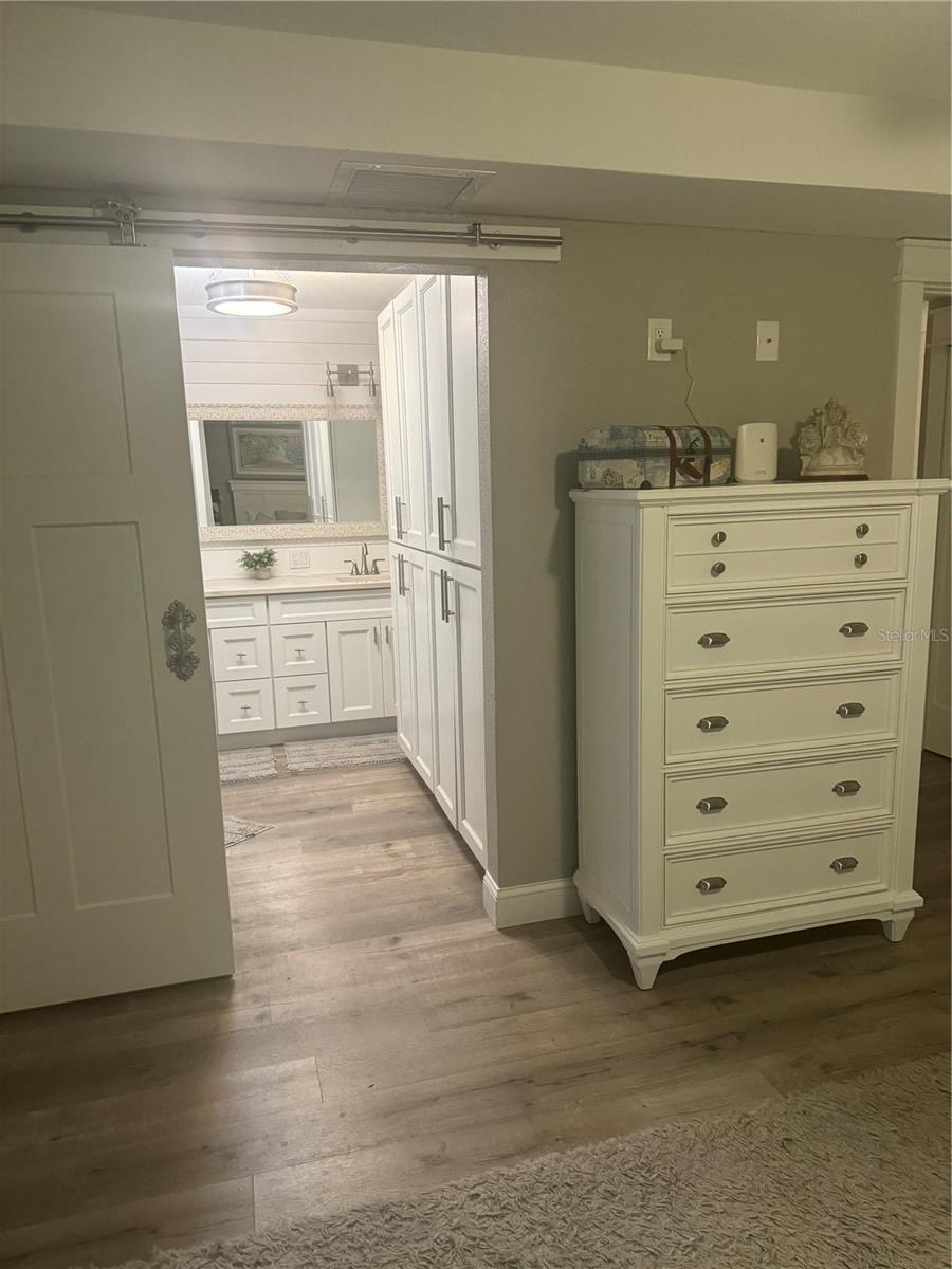 Image 9 of 12 For 7504 Grand Boulevard