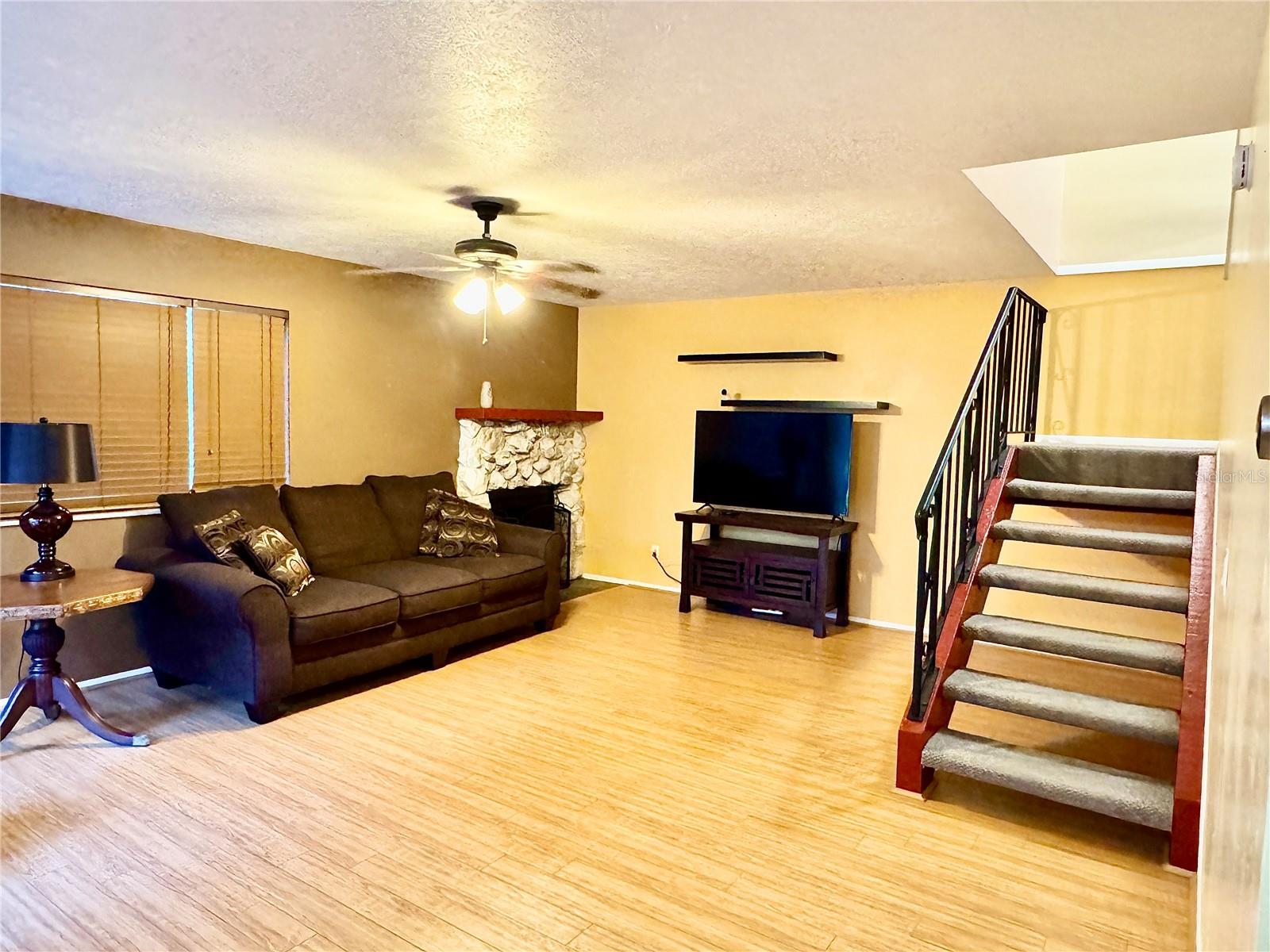 Image 6 of 20 For 7 Moser Court N