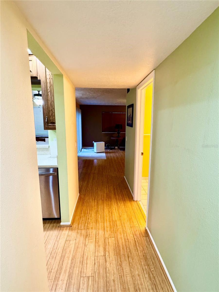 Image 7 of 20 For 7 Moser Court N