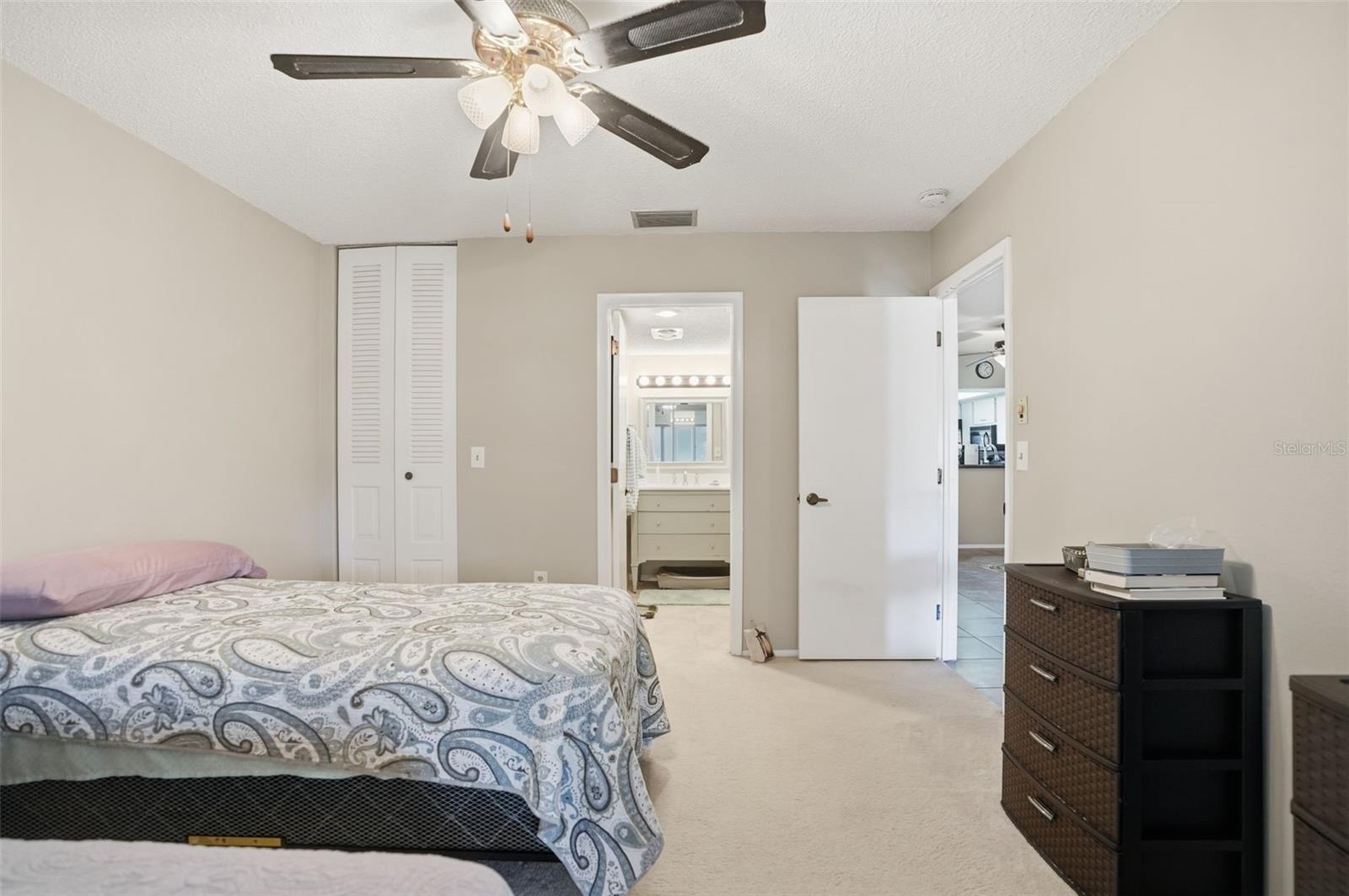 Listing photo id 12 for 11203 Pembridge Court 1