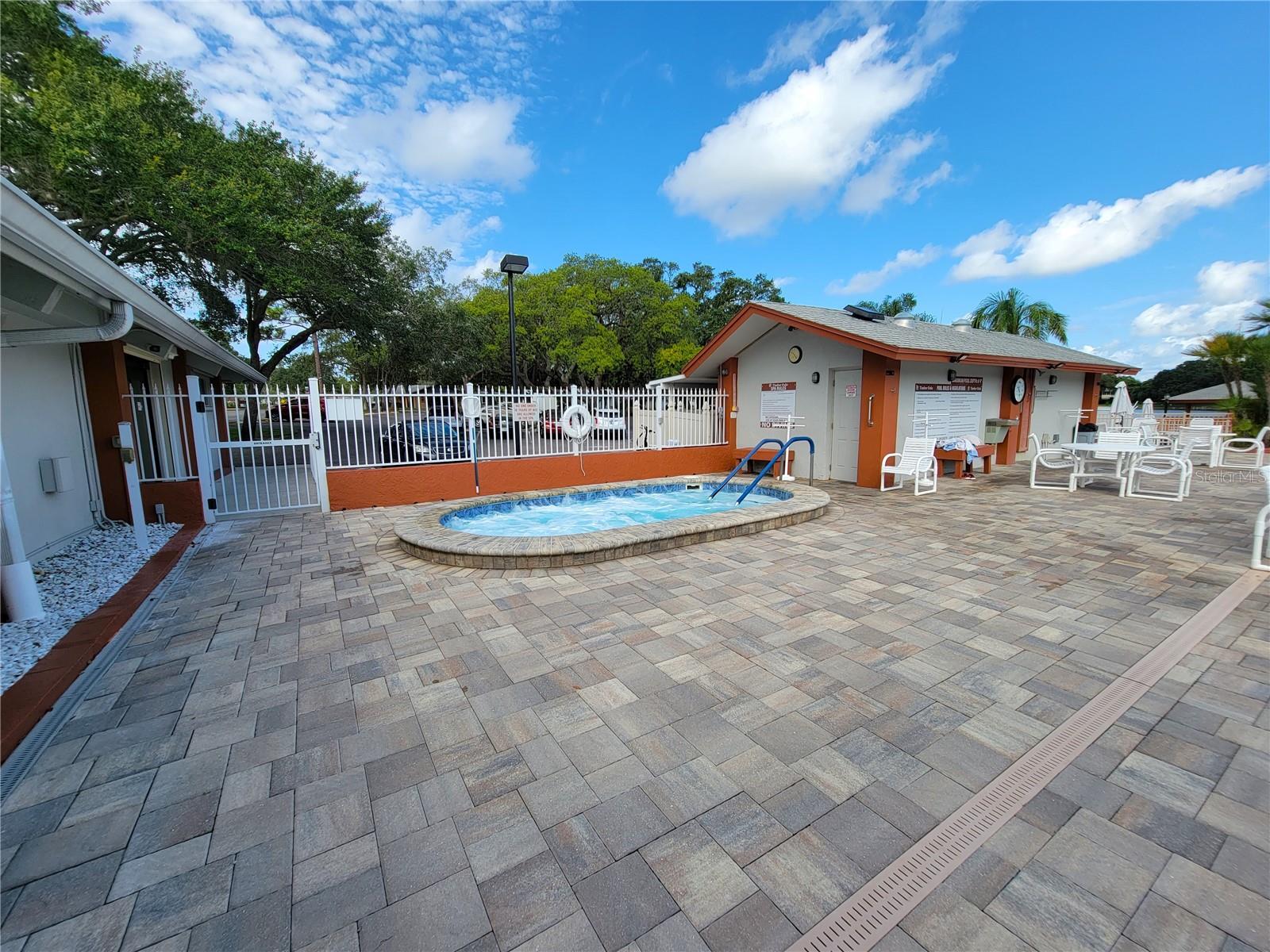 Listing photo id 22 for 11203 Pembridge Court 1