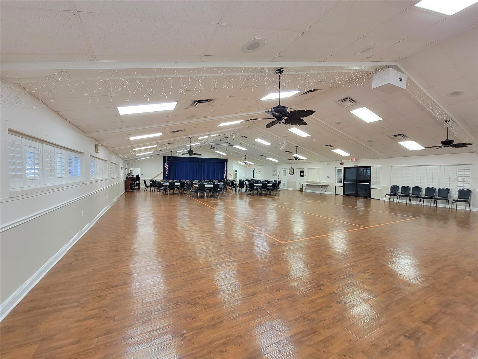 Listing photo id 27 for 11203 Pembridge Court 1