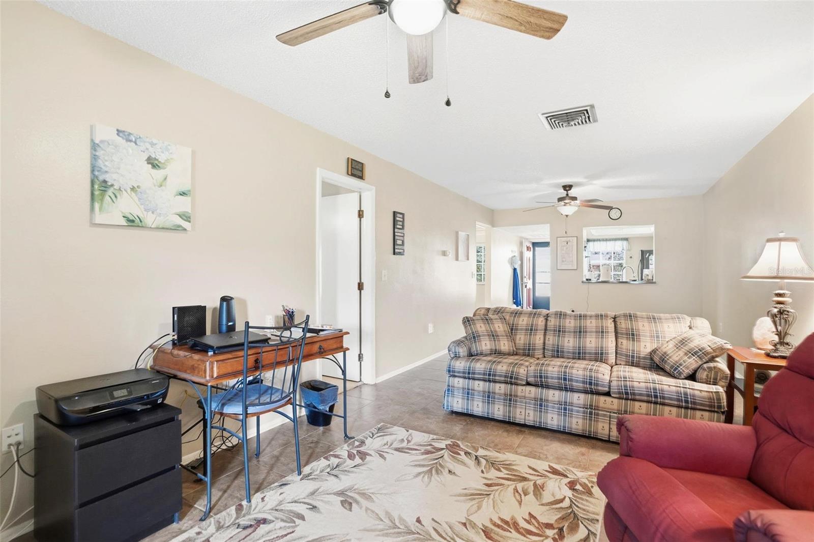 Listing photo id 2 for 11203 Pembridge Court 1