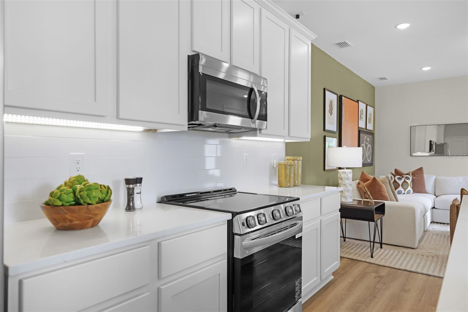 Image 10 of 40 For 725 Maple Oak Drive