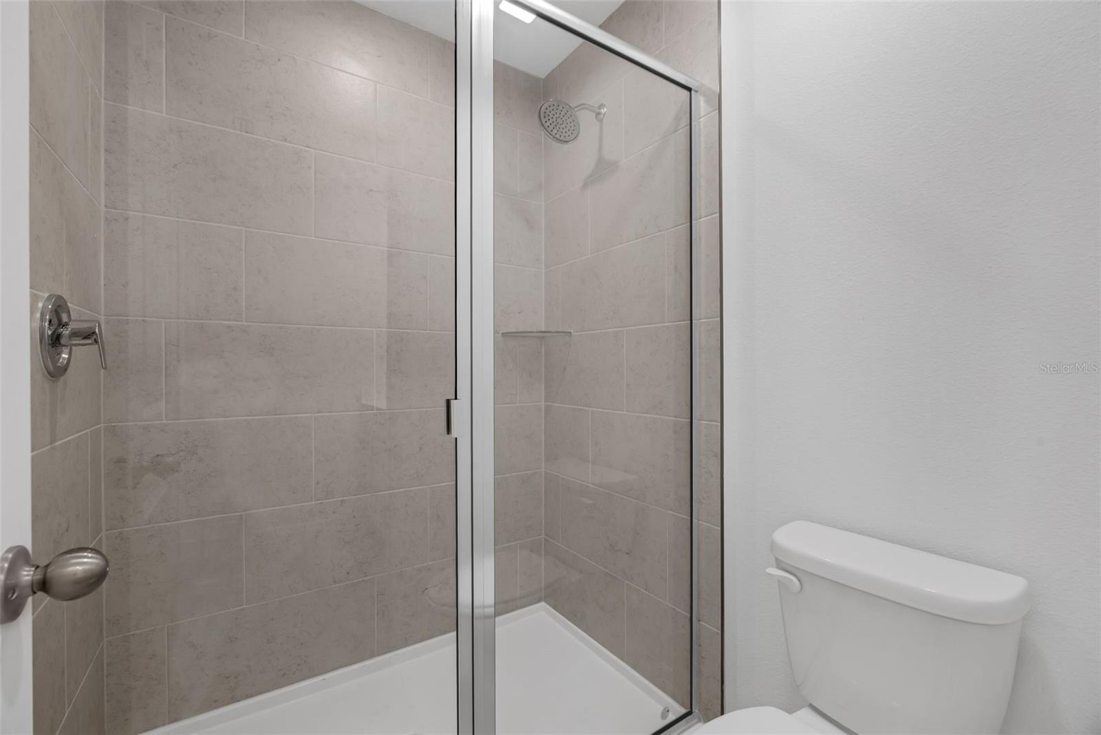 Image 21 of 40 For 725 Maple Oak Drive