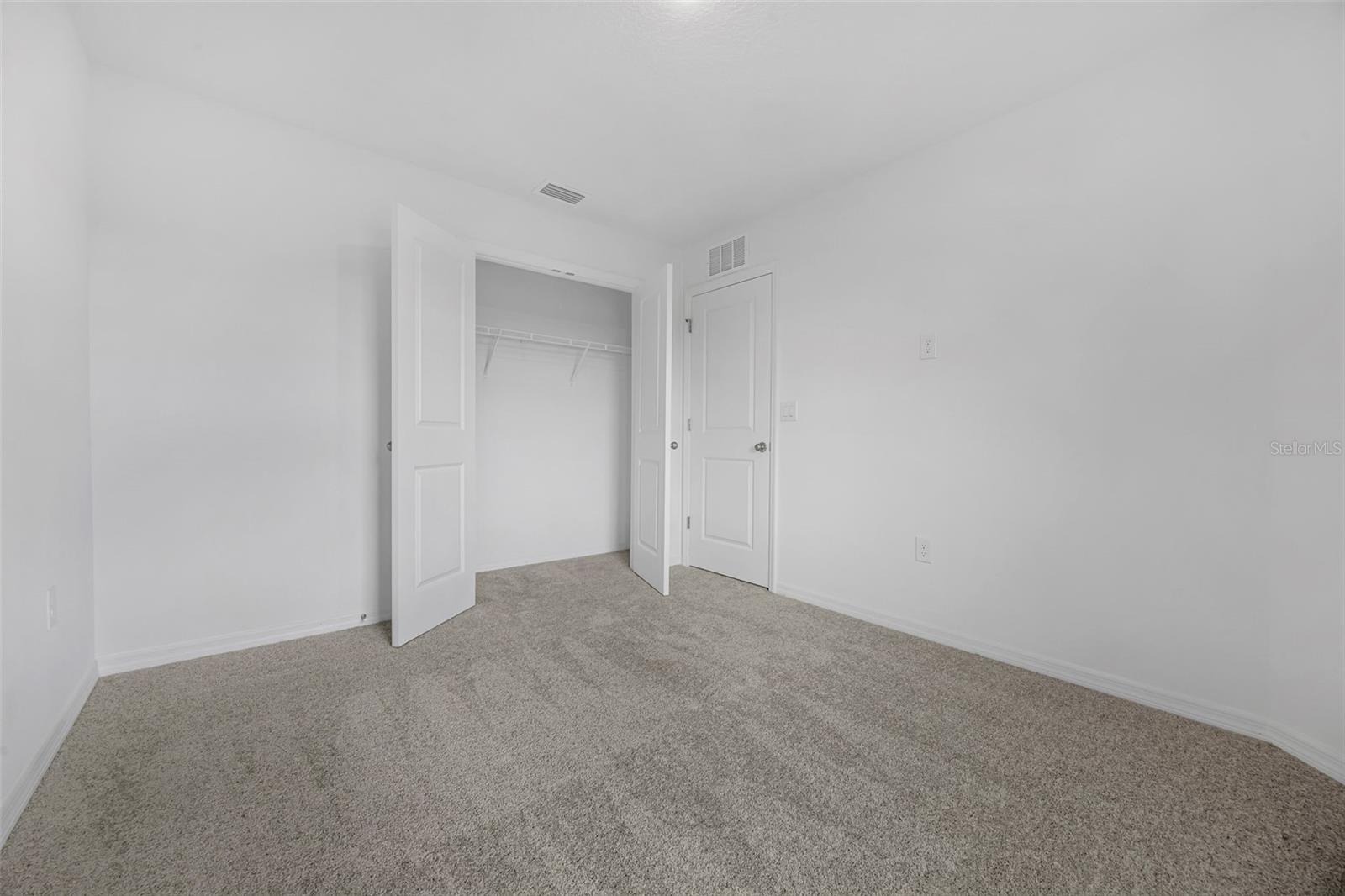 Image 23 of 40 For 725 Maple Oak Drive