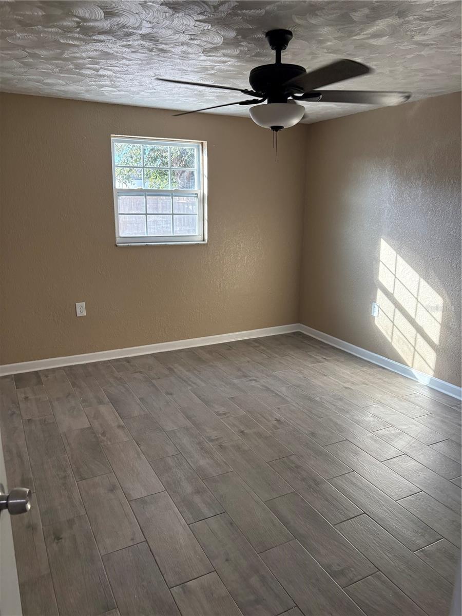 Image 18 of 26 For 1435 Maybury Drive