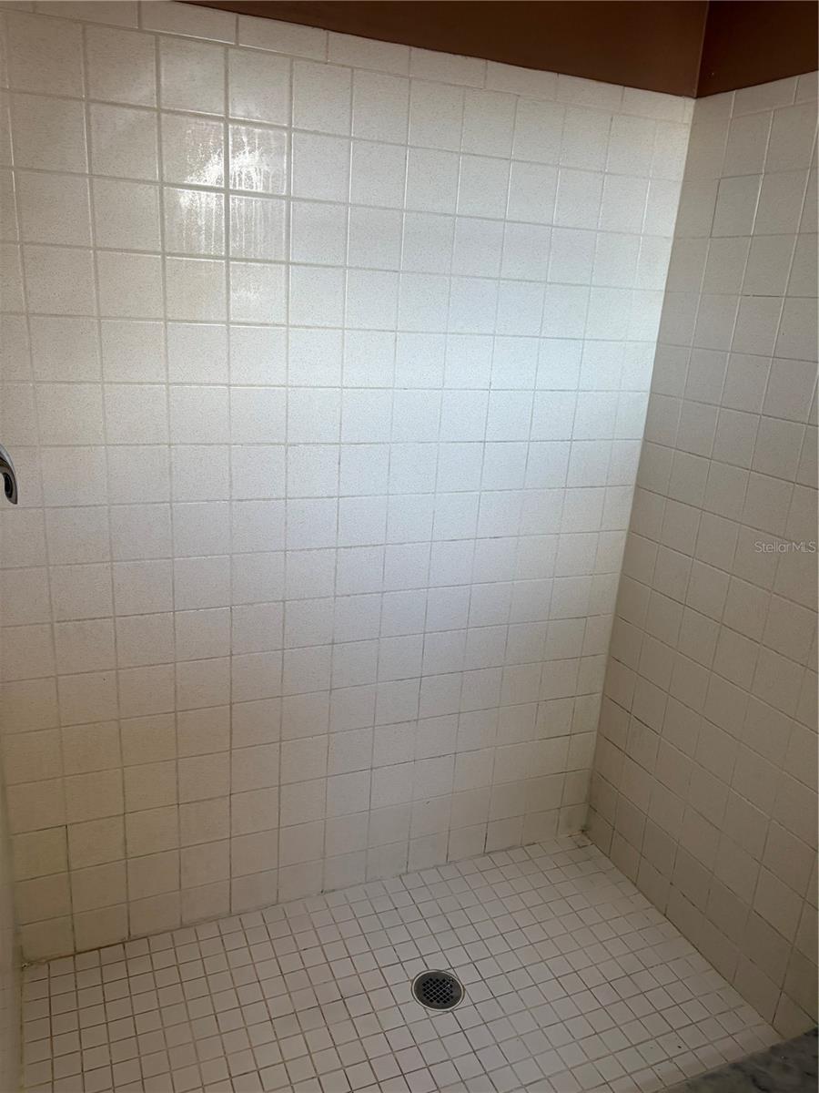 Image 20 of 26 For 1435 Maybury Drive