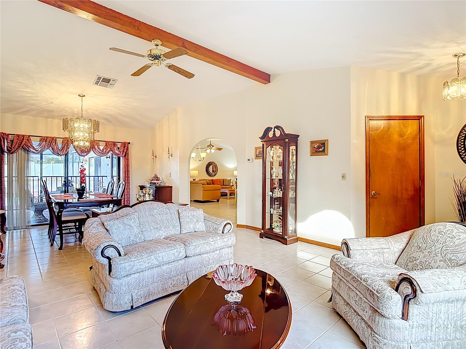 Listing photo id 9 for 133 Canby Circle