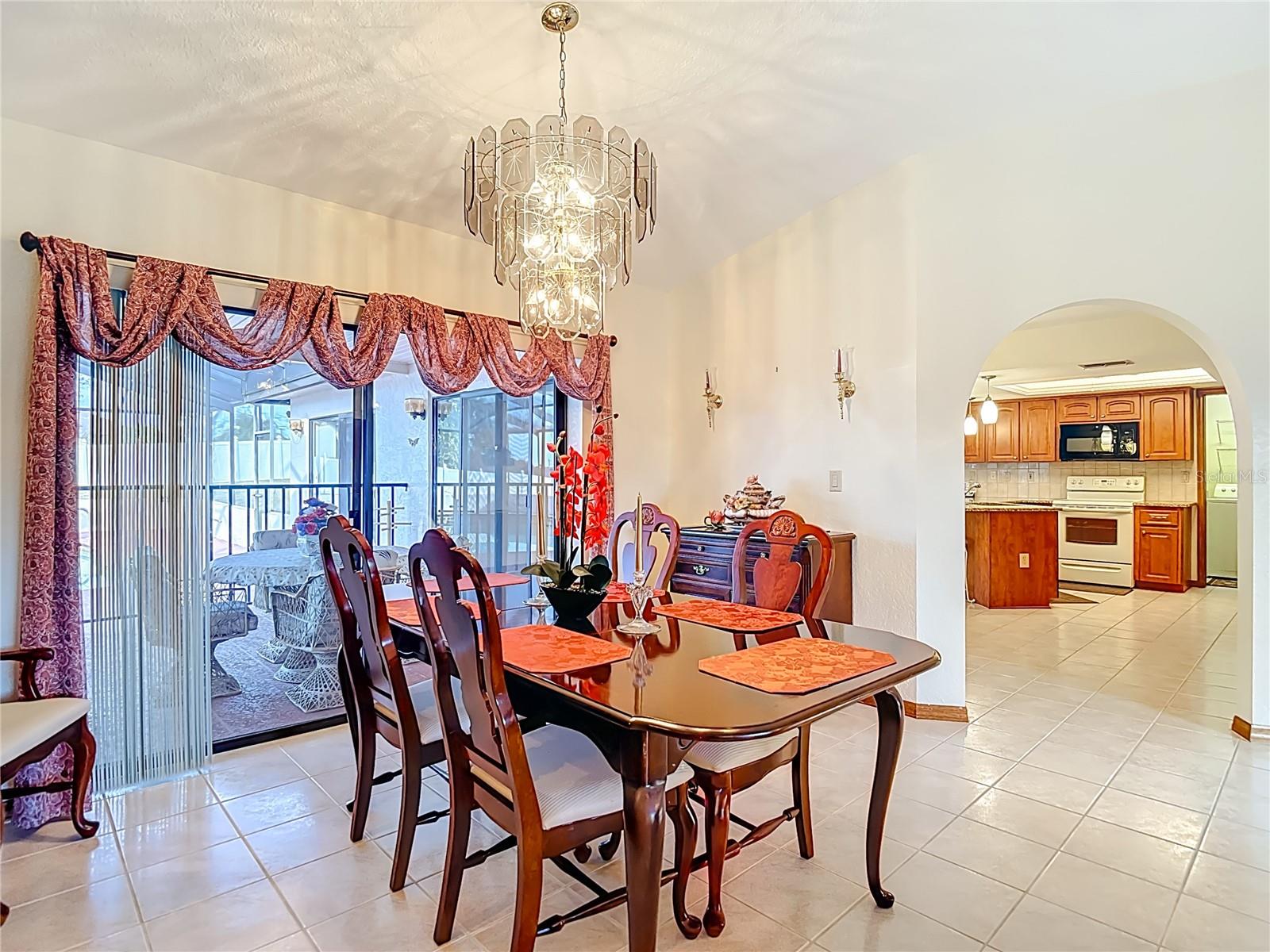 Listing photo id 12 for 133 Canby Circle