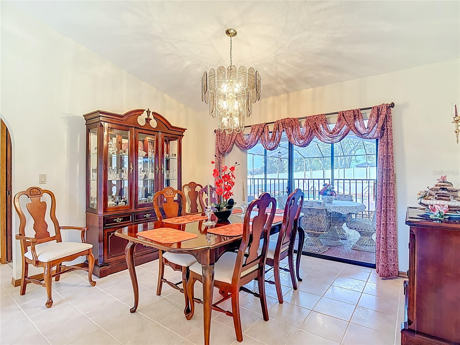 Listing photo id 13 for 133 Canby Circle