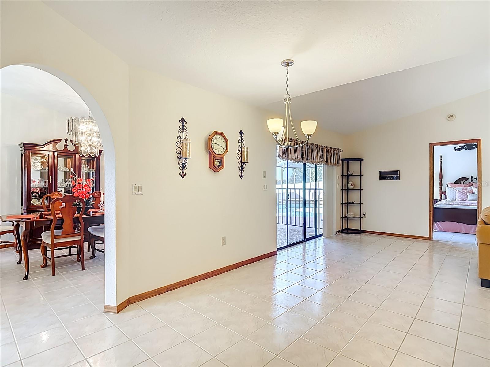 Listing photo id 15 for 133 Canby Circle